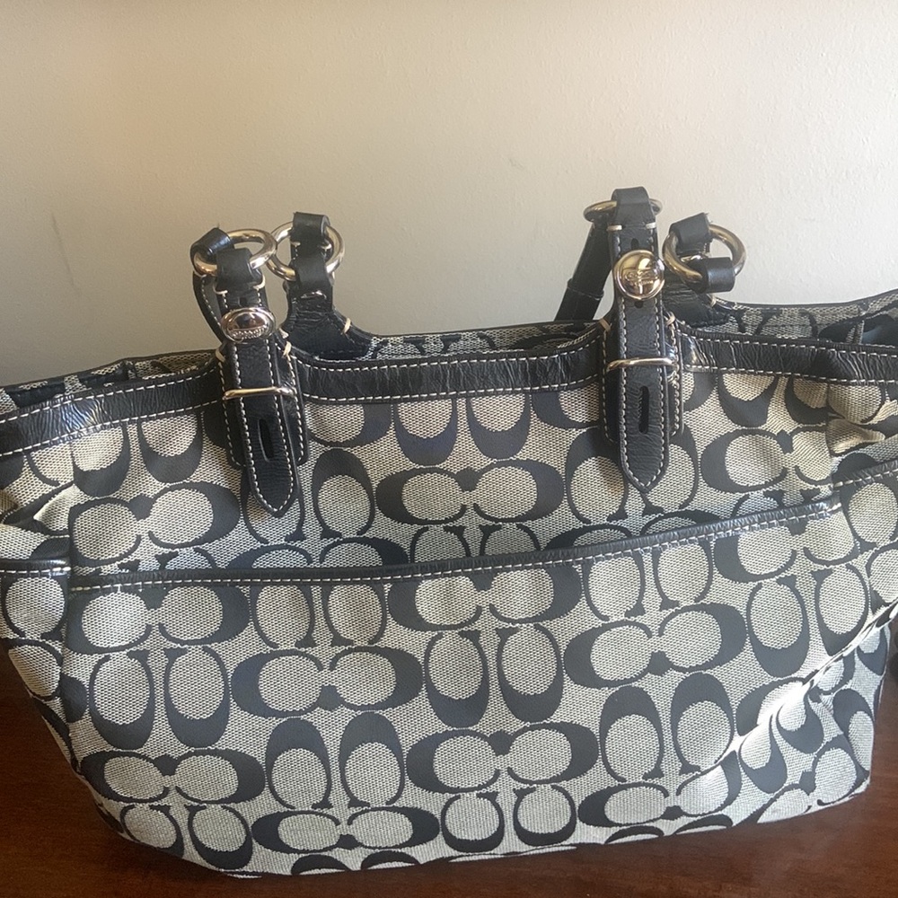 COACH Signature East West Pleated Gallery Tote - Shoulder bag